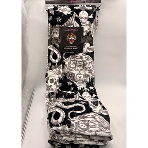 Ed Hardy King Size Printed Plush Blanket Tiger Skull Tattoo Design Black White